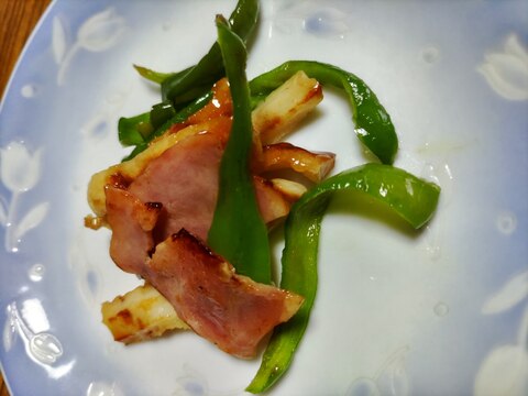 ベーコンとちくわとピーマンの中華炒め